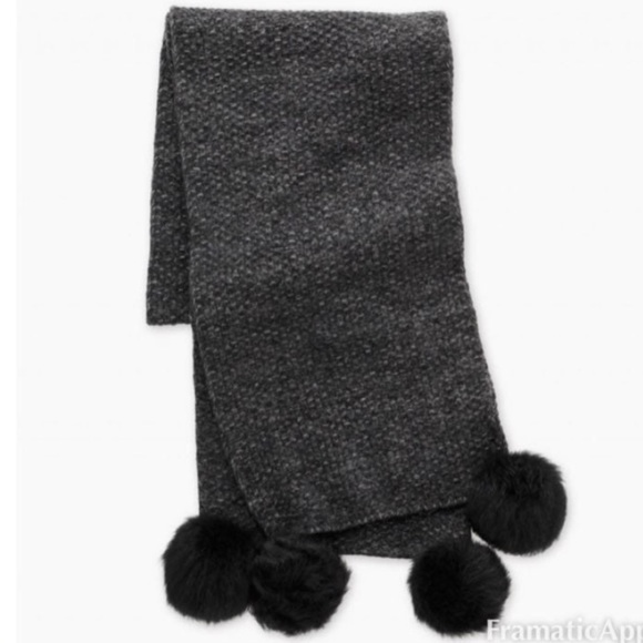 🆕UGG QUATRO POM CASHMERE SCARF - Picture 2 of 9